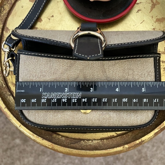Dooney and Bourke Wristlet - Picture 5 of 8